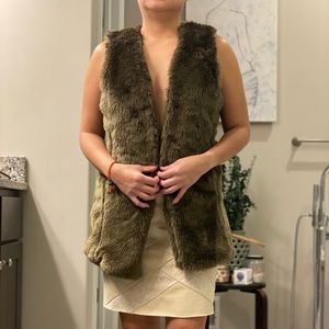 Jolt furry vest cover polyester